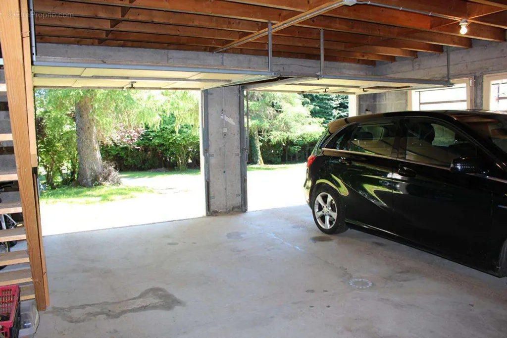 Garage - Longère avec Grand Jardin à Lanobre