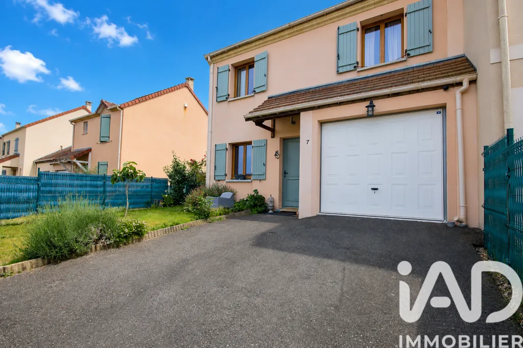 Extérieur - Maison Rénovée avec Jardin à Freneuse
