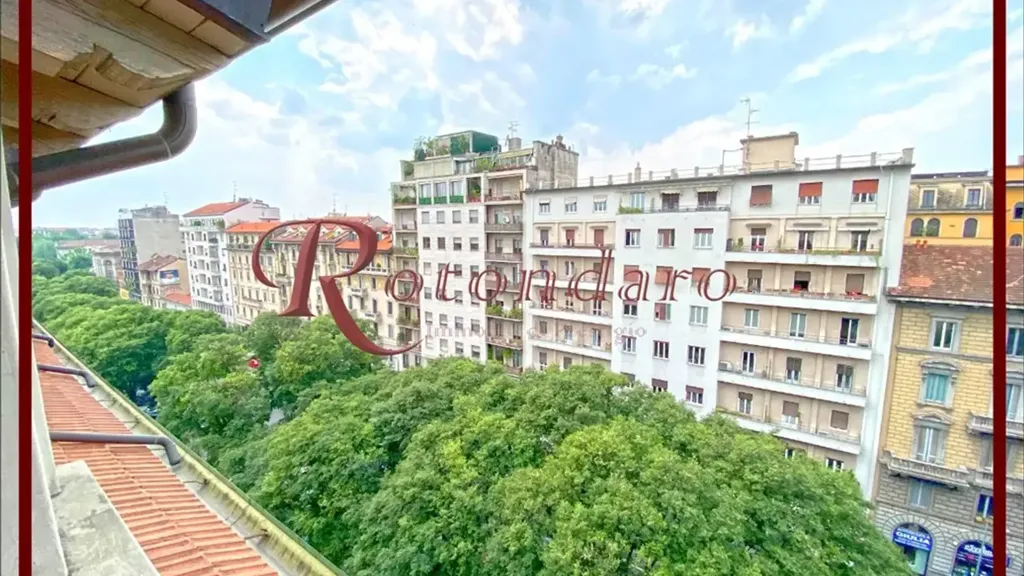 Rõdu - Penthouse Apartment with Double Exposure in Milan