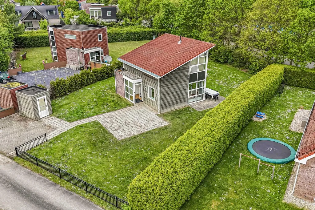 Õhuvaade - Villa with Large Garden in Zeewolde