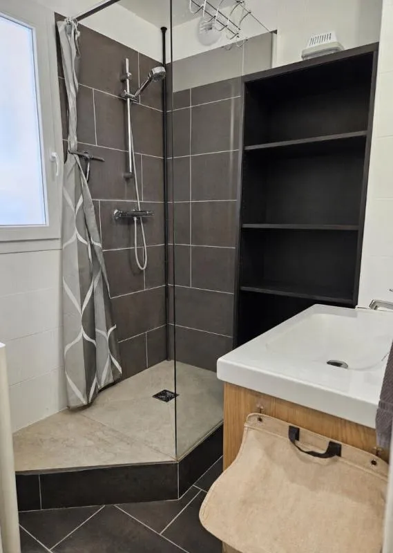 Bagni - Refurbished Flat with Loggia in Bourgoin-Jallieu