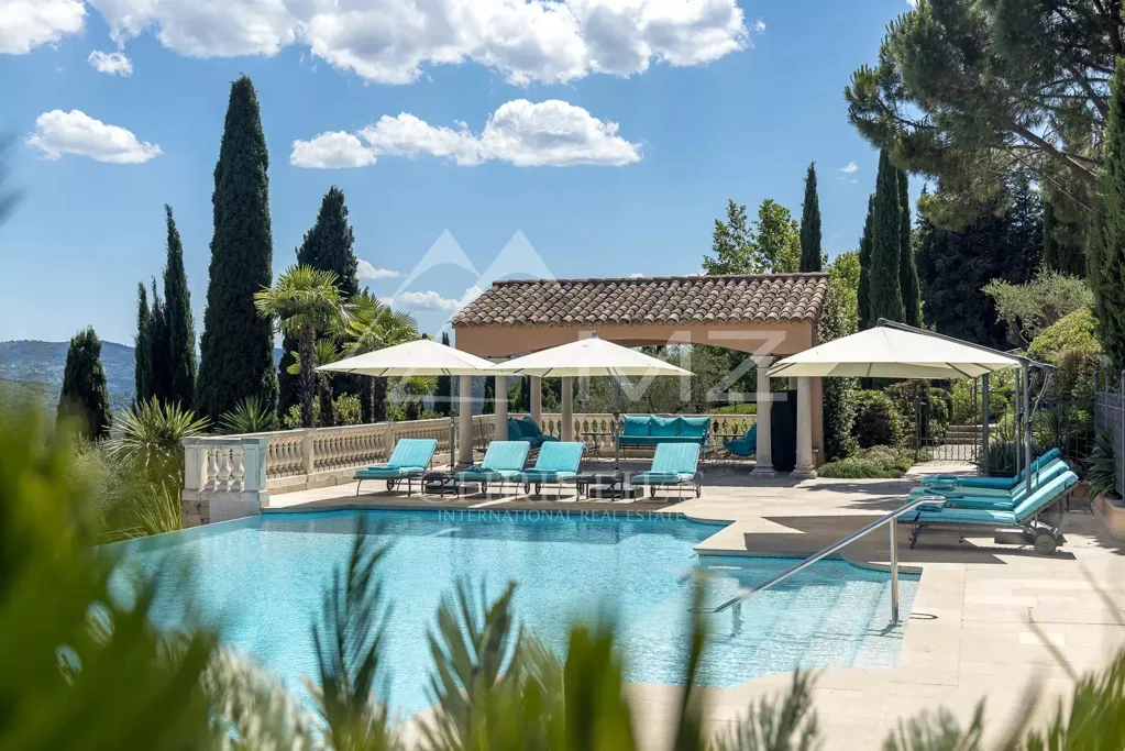 Piscine - Maison historique avec vue panoramique à Grasse