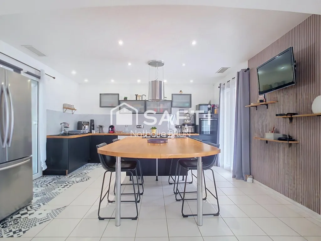 Cuisine - Villa Rénovée avec Piscine à Marseillan