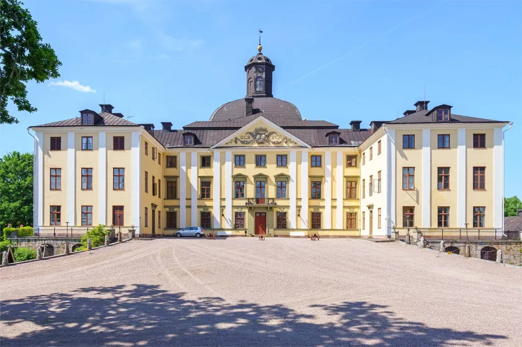 Välivaade - Well-Planned Gable Flat with South-Facing Balcony in Örbyhus