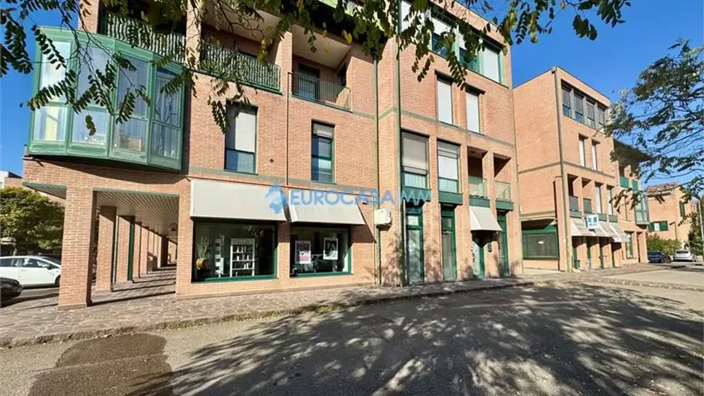 Välivaade - Spacious 2-Bedroom Apartment with Garage in Carpi