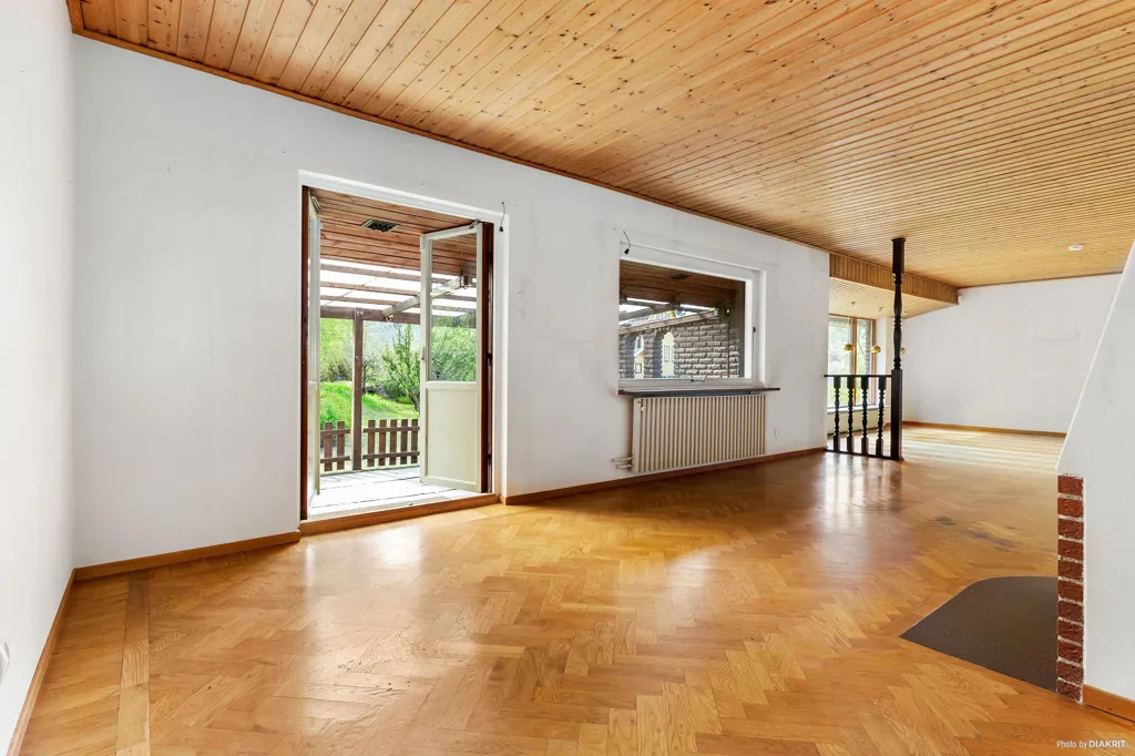 Living Room - Villa with Garden in Trollbäcken, Stockholm