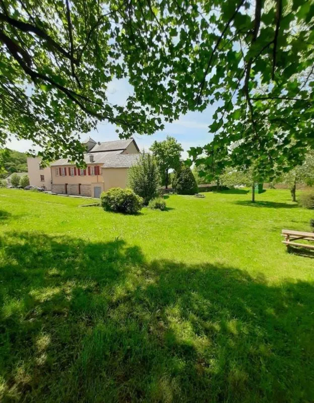 Aed - Functional Flat with Parking in Salmiech