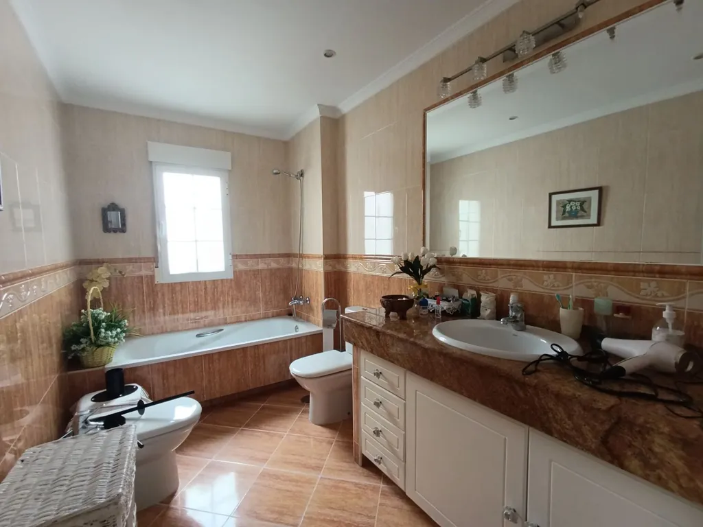Salles de bain - Fully Furnished Flat with Balcony in Centro-Calatrava