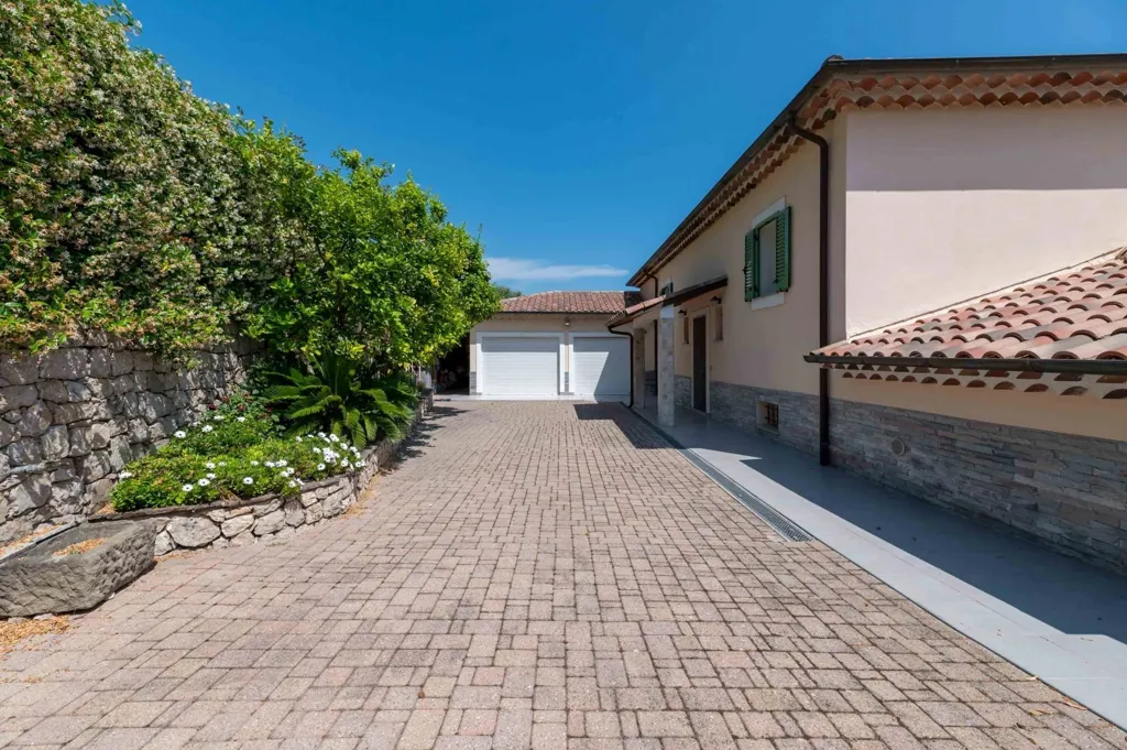 Extérieur - Villa avec Piscine et Vue Montagne à Nice