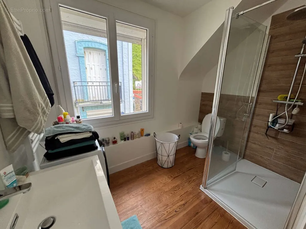 Bathrooms - Refurbished Apartment with Sea View in Le Tréport