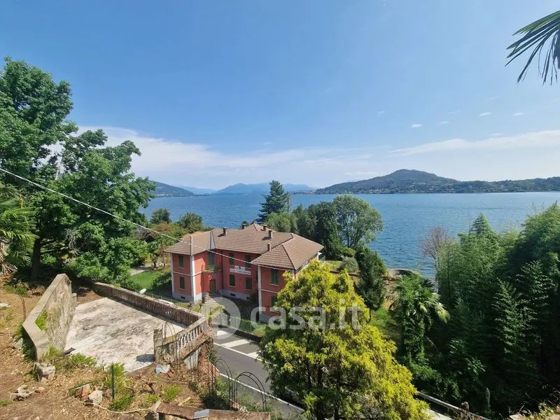 Garden - Villa with Lake View in Meina