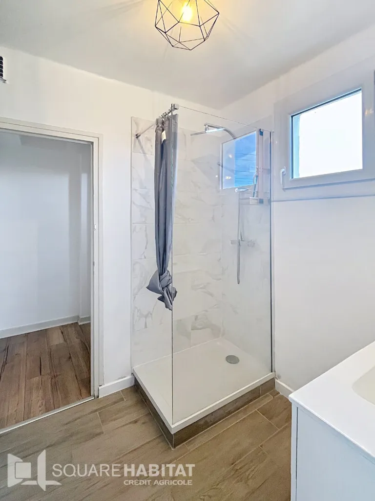 Salles de bain - Appartement T2 au Dernier Étage à Saint-Brieuc