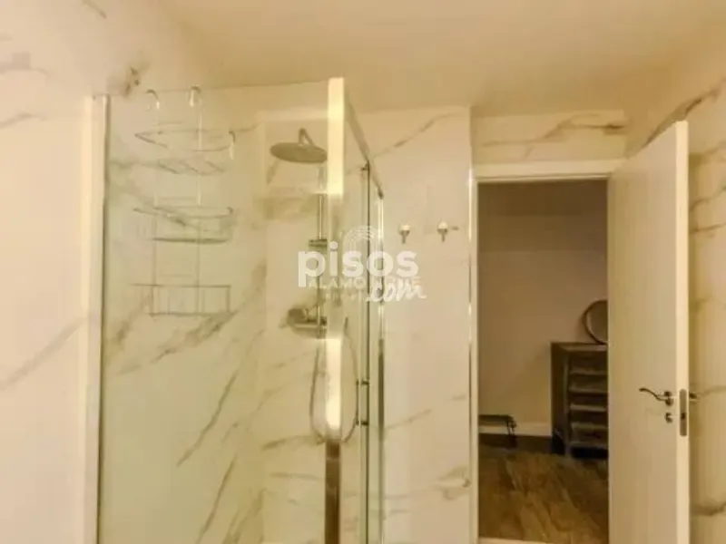 Bathrooms - Apartment with Balcony in Calle Mayor, Madrid