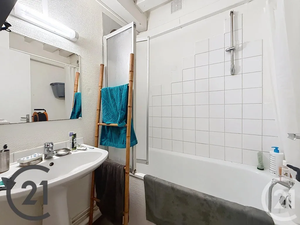 Salles de bain - Appartement 2 Pièces avec Jardin à Rouen