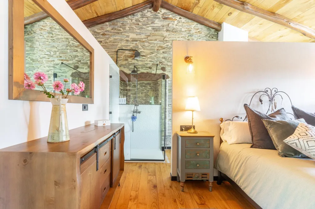 Chambres - Restored Chalet with River Walk Access in Lugo
