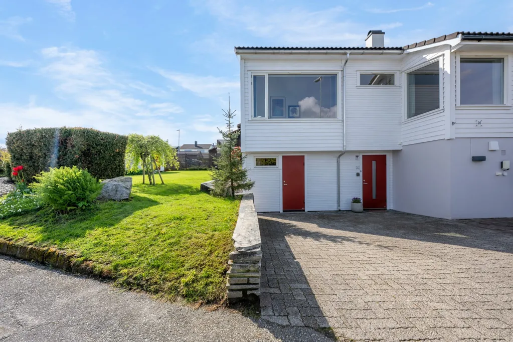 Extérieur - Family Home with Corner Plot in Tasta/Vardeneset