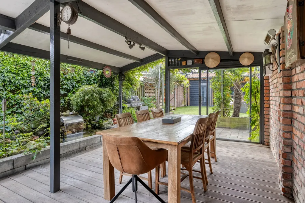 Terrass - Spacious Semi-detached House with Deep Garden in Halsteren