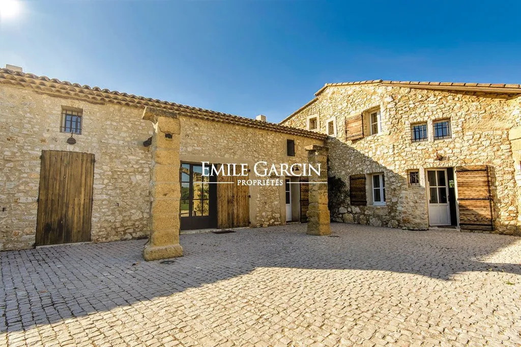 Aed - Rustic Mas with Pool in Provence