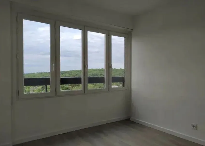 Pièces - Appartement Traversant avec Parking à La Celle-Saint-Cloud