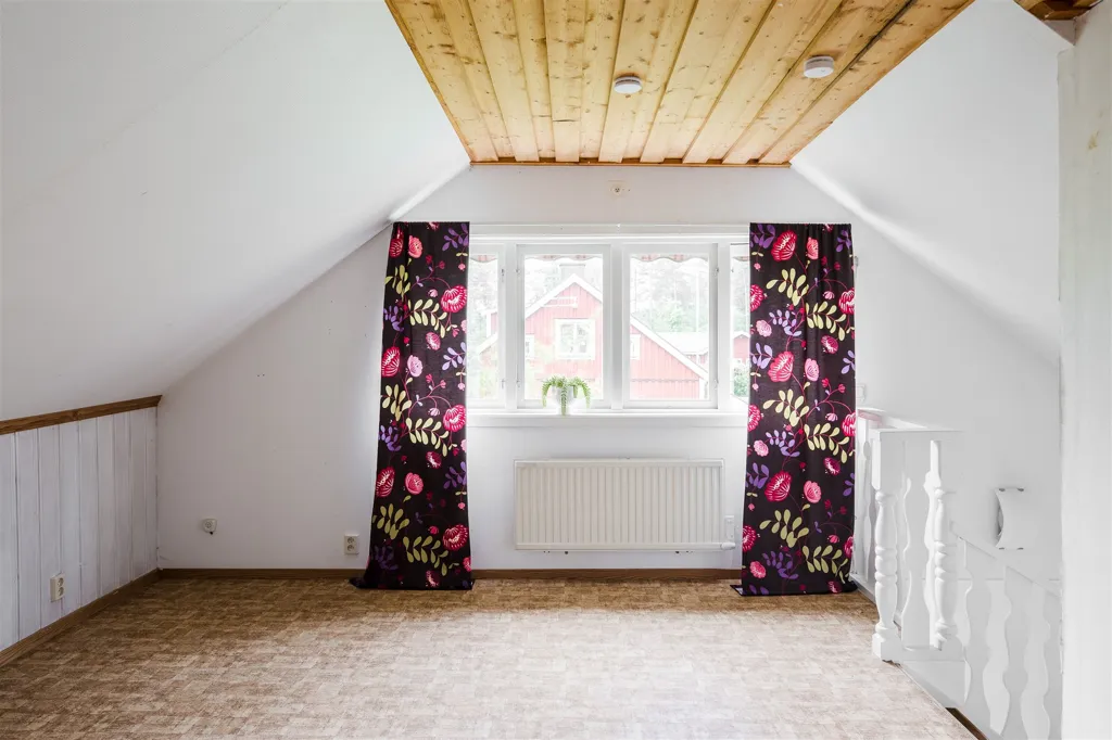 Toad - Charming Property with Development Potential near Kinnekulle