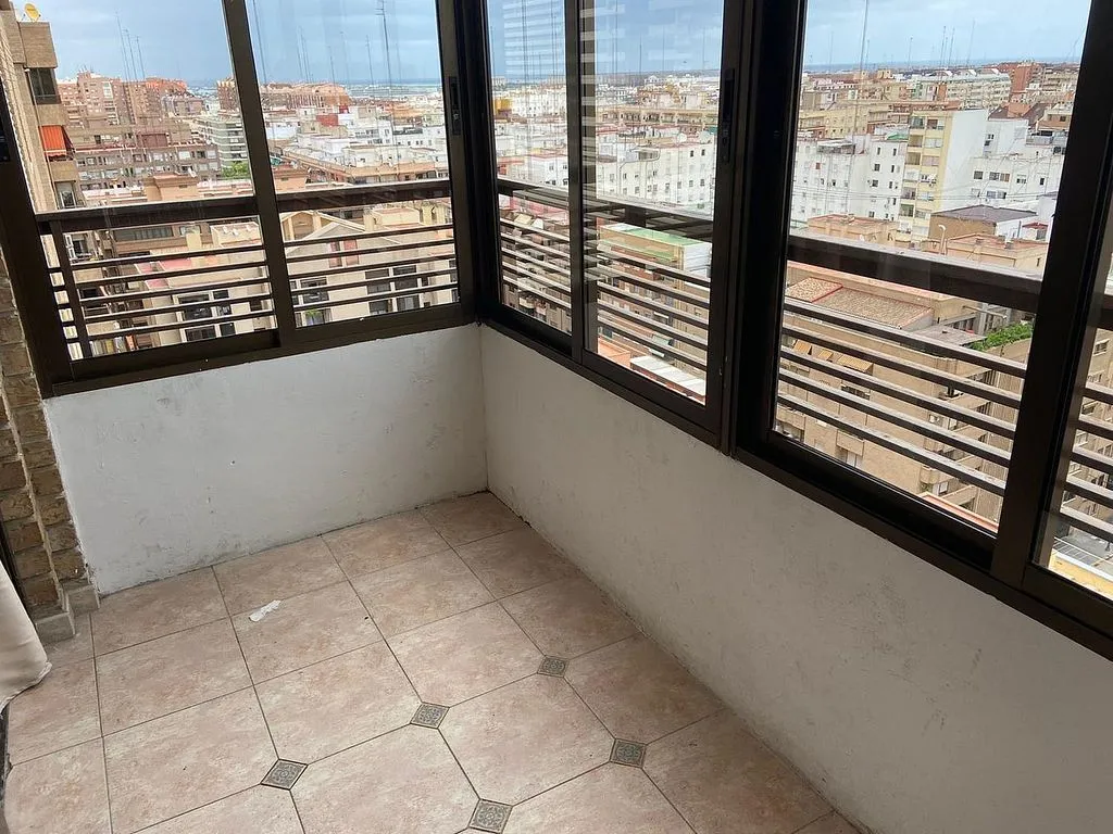 Student Flat with Balcony in Mestalla
