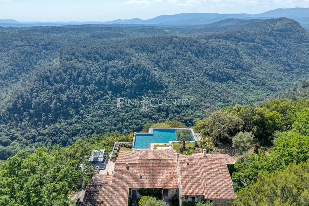 Vue aérienne - Villa avec vue panoramique près de Cabris