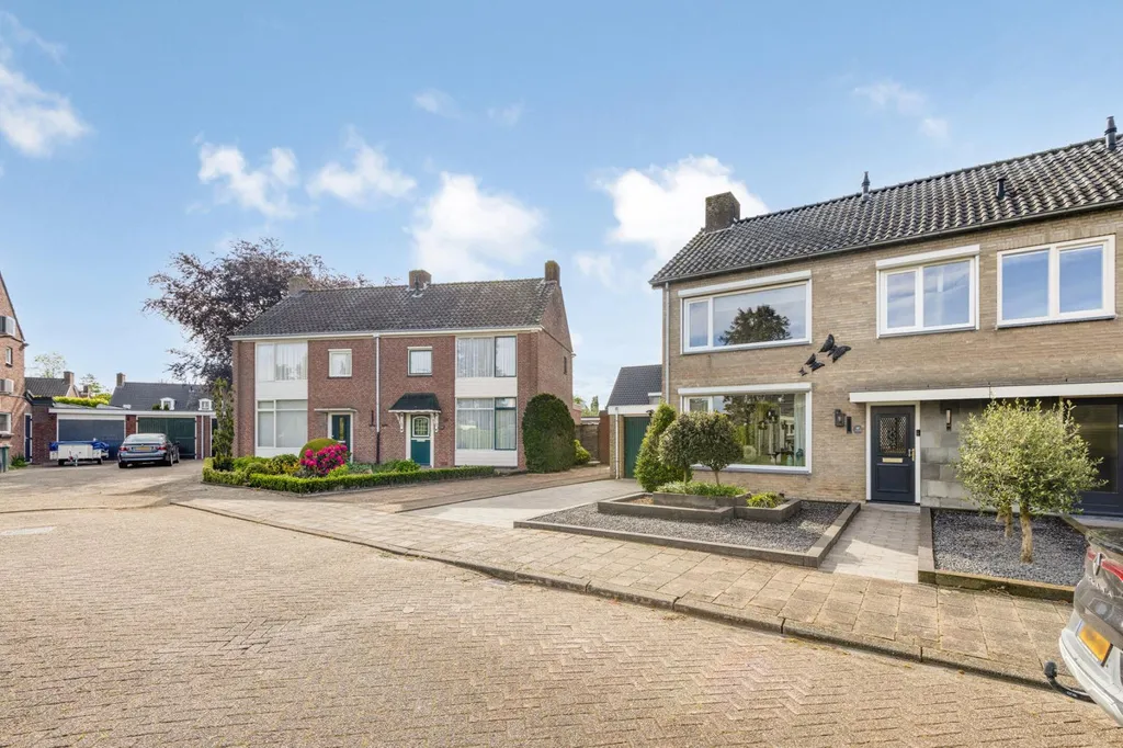 Extérieur - 2/1 Cap House with Double Garage in Wouw