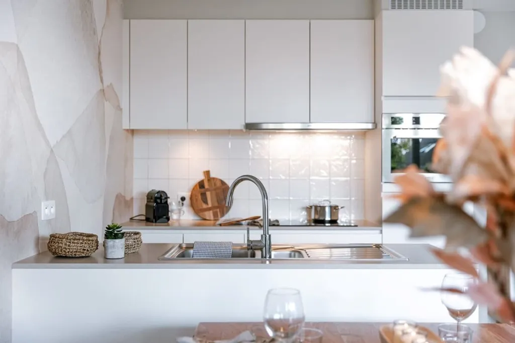 Kitchen - South-Facing Apartment with Pool in Sailors' Park