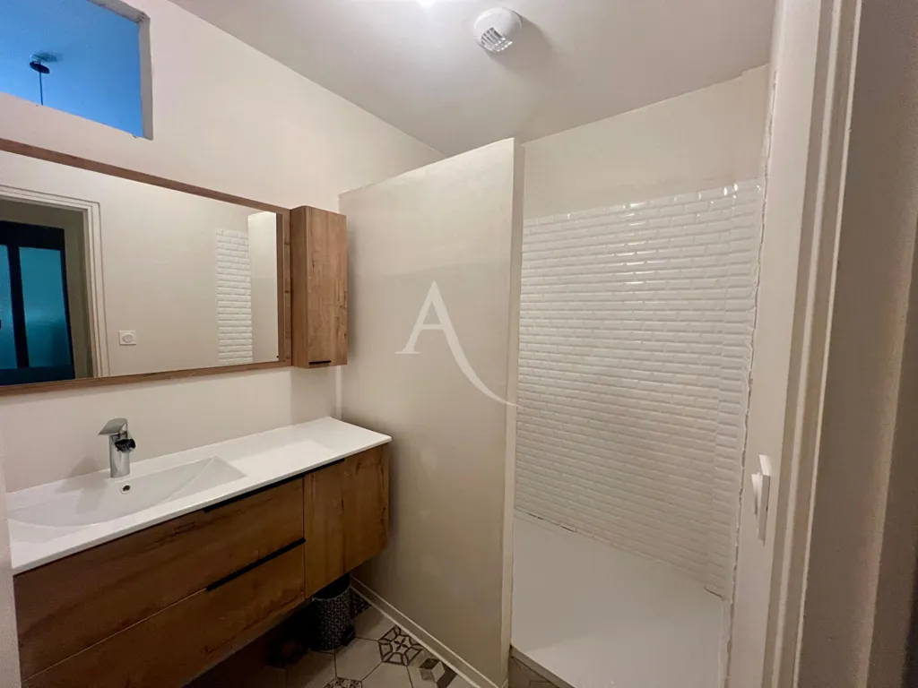 Salles de bain - Appartement Meublé avec Terrasse à Carcassonne