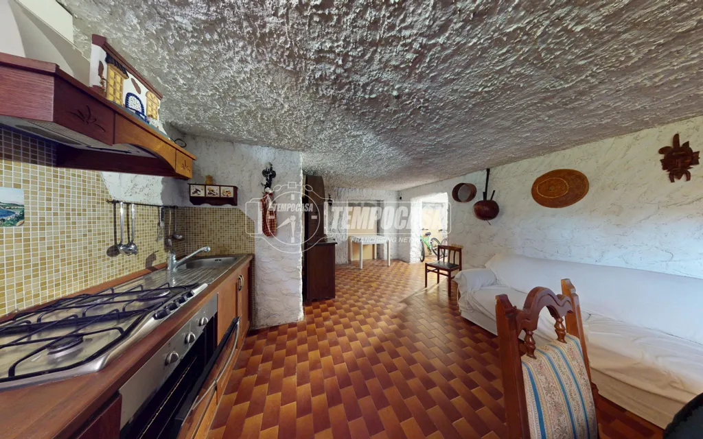 Cuisine - Triplex Villa with Private Garden in Sassari