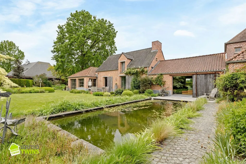 Aed - Renovated Patershoeve with Pool in Buggenhout