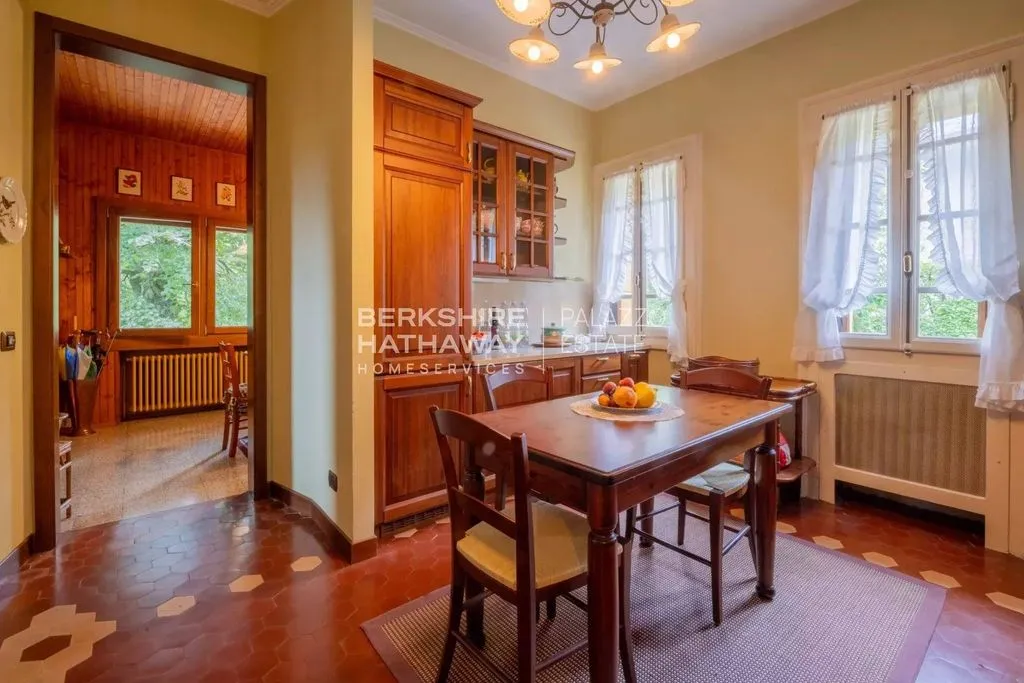 Salle à manger - Liberty-Style Villa with Park in Valle Intelvi
