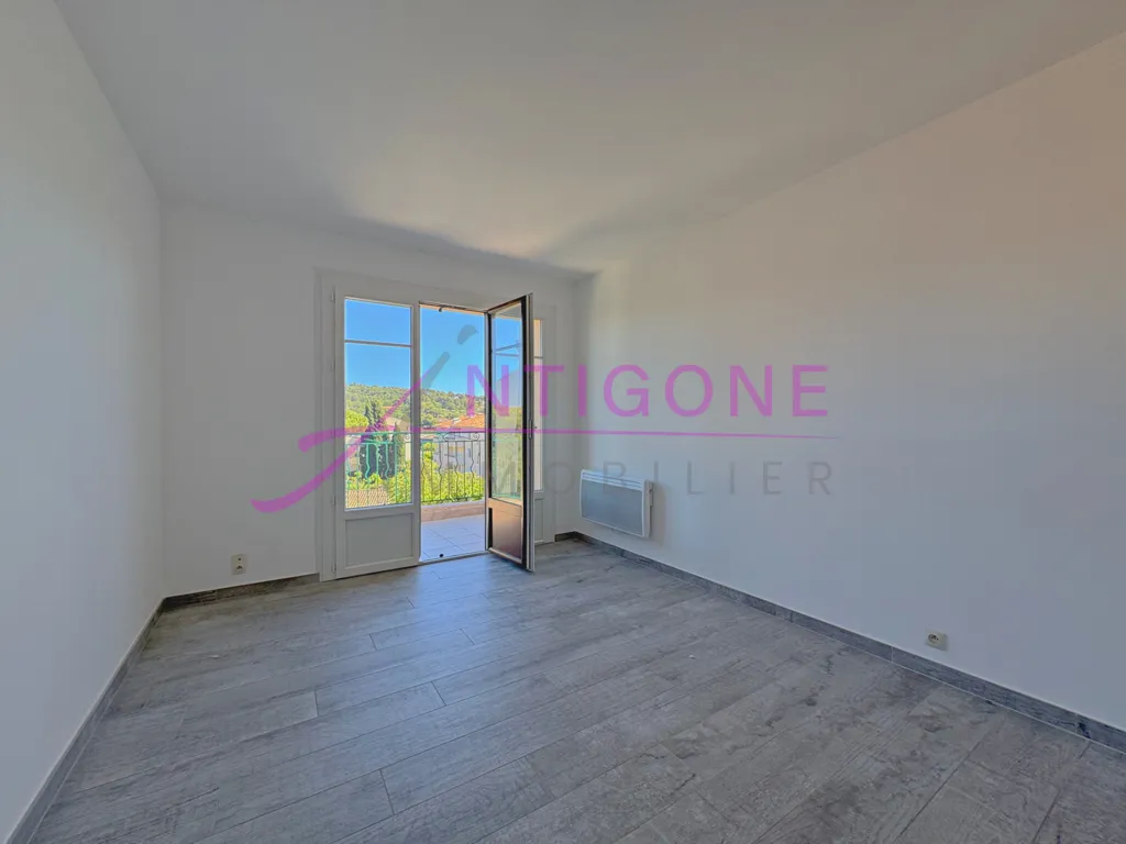 Rooms - T1 Apartment with Balcony in Prats Quarter