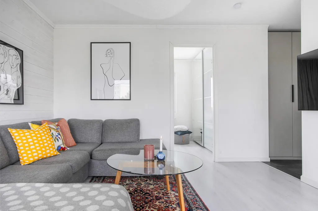 Elutuba - Apartment with South-Facing Balcony in Tyresö