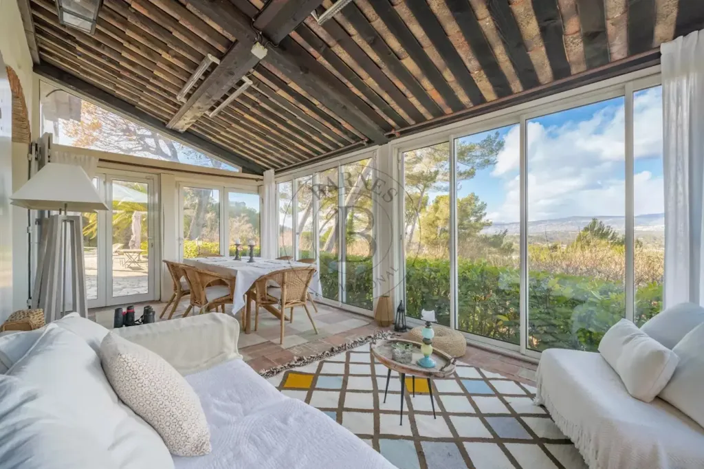 Terrasse - Villa Luxueuse avec Piscine à Mougins