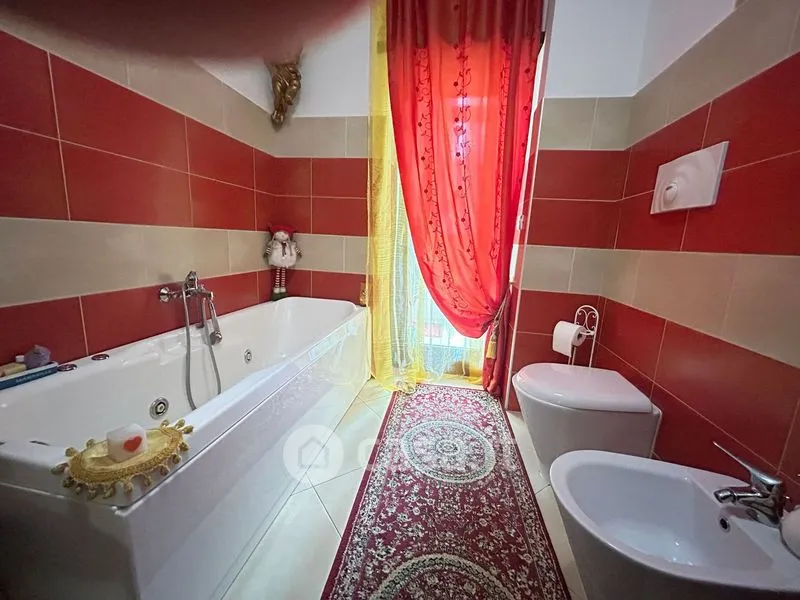 Salles de bain - Modern Apartment with Balcony in Potenza