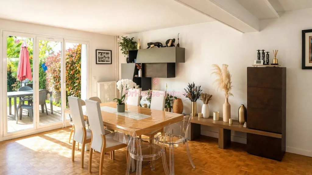 Salle à manger - Maison Familiale avec Terrasse à Bry-sur-Marne