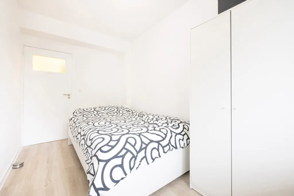 Chambres - Appartement Rénové avec Terrasse à Waterloo