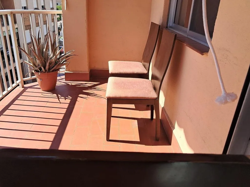 Balcon - 3-Bedroom Flat with Terrace in Puente Tocinos