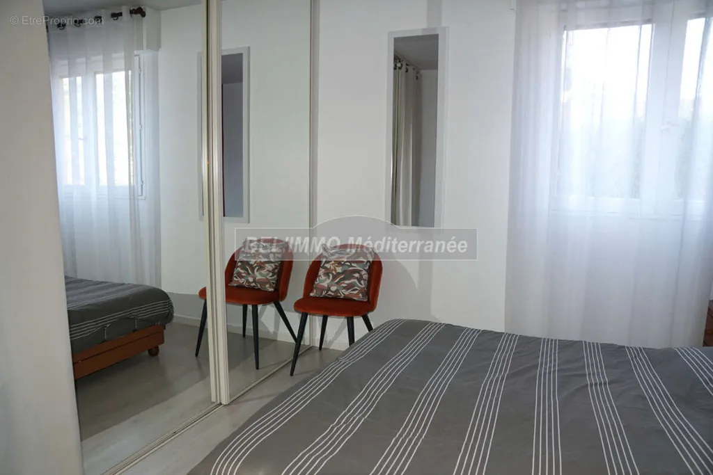 Magamistoad - Garden-Level Apartment with Parking in Cavalaire
