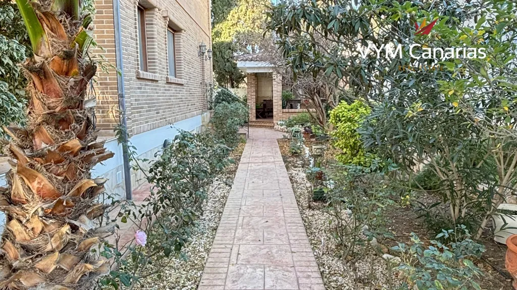 Jardin - Luxury Villa with Pool in Ciudad Quesada