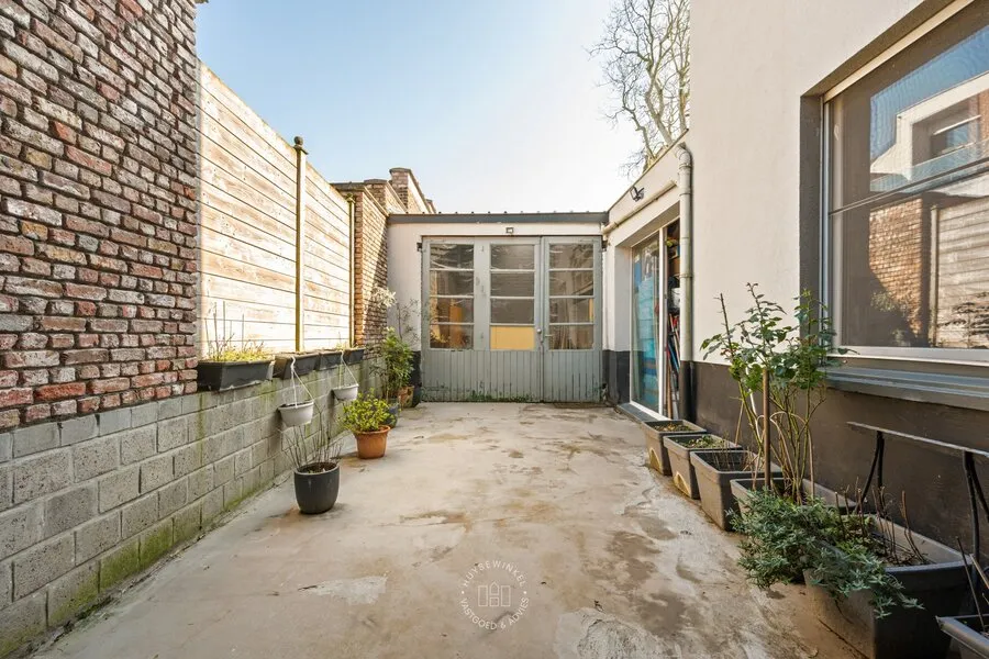 Garden - Mixed-Use Property with River View in Rupelmonde