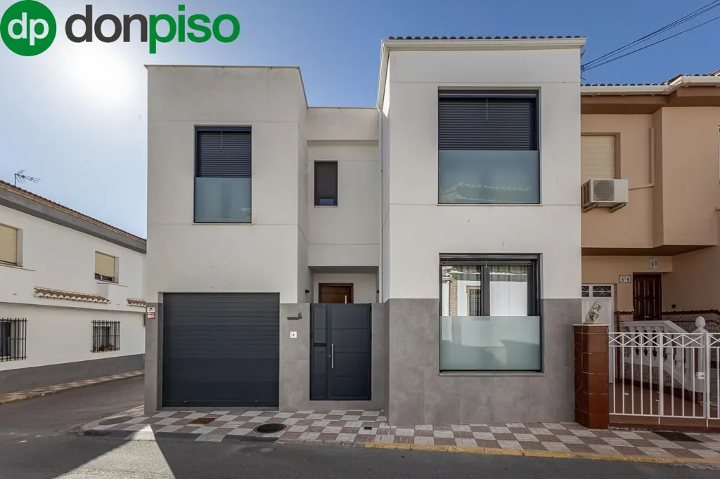 Esterno - Modernised Semi-detached Chalet in Albolote