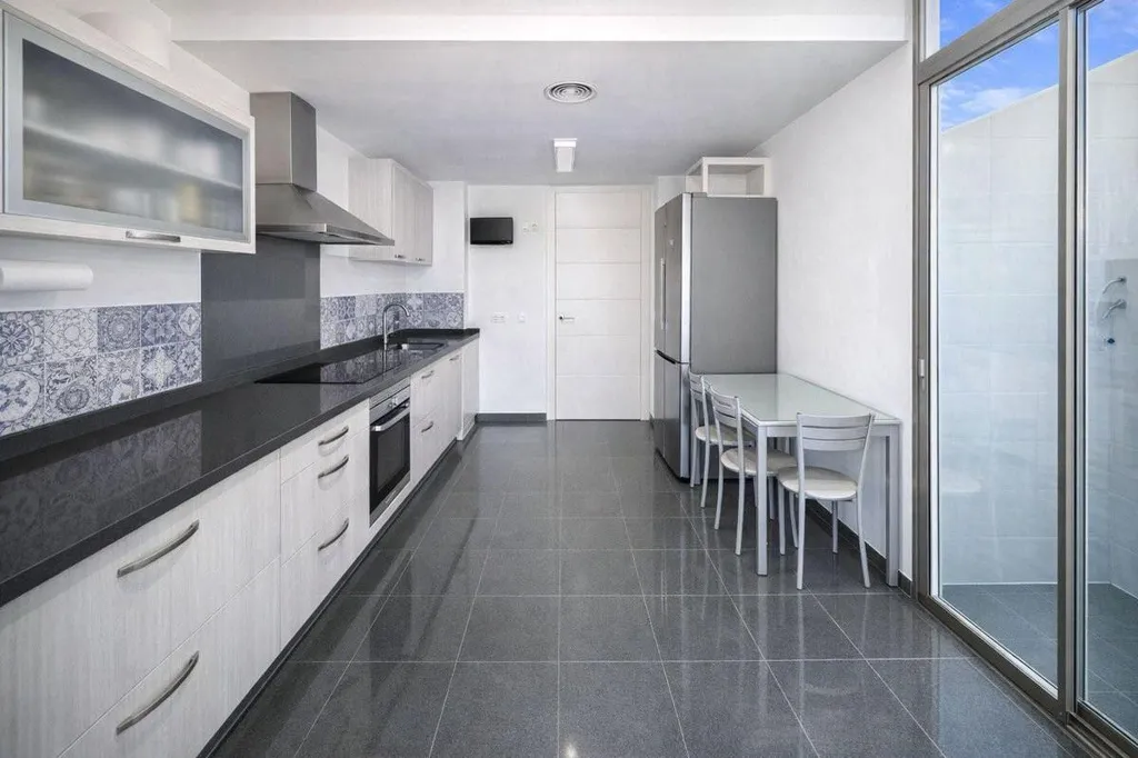 Köök - Apartment with Pool and Terrace in La Duquesa