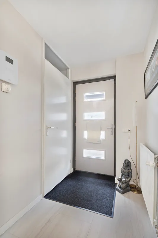 Entrée - Semi-detached House with Garden in Almere