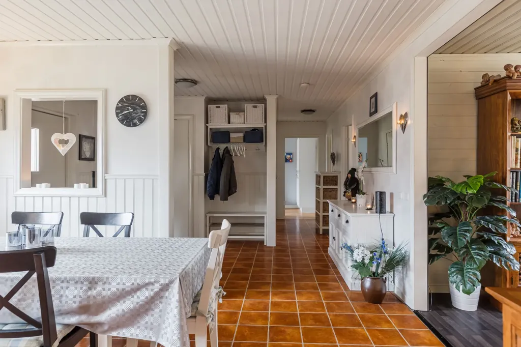 Salle à manger - One-Storey Villa with Garden in Valö