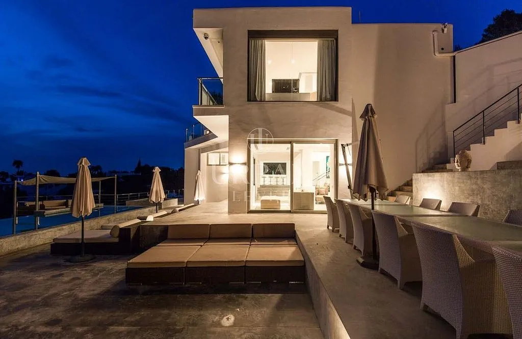 Bassein - Chalet with Pool and Terrace in Jesús