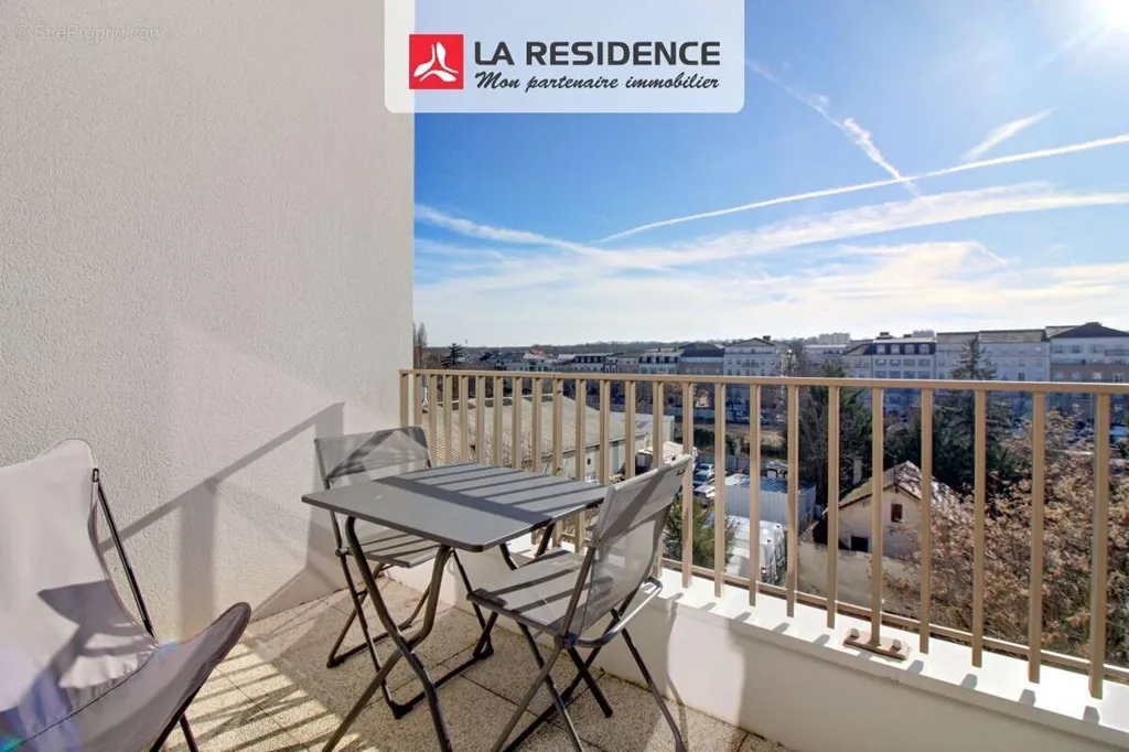 Rõdu - Modern Flat with Balcony in Poissy