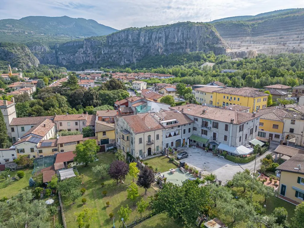 Vista aerea - 4-Bedroom Apartment with Terrace in Dolcè
