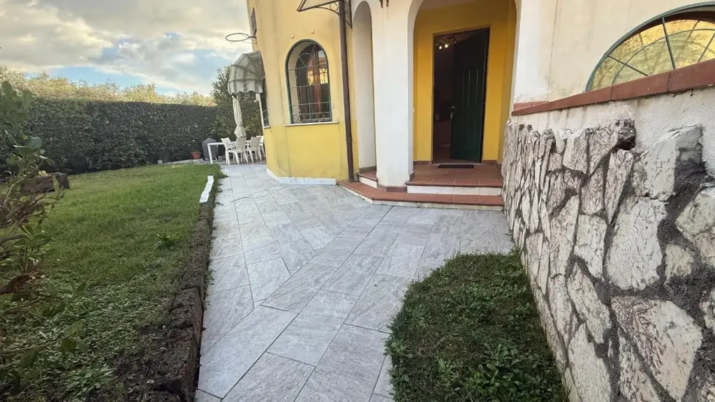 Extérieur - Ground Floor Apartment with Private Garden in Luni